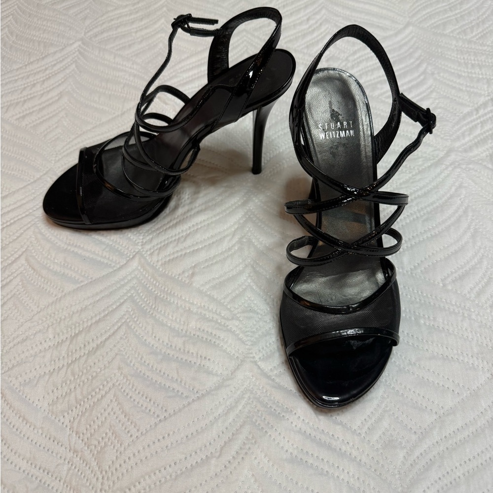 Stuart Weitzman women’s Black Patent Leather Strappy Heel Shoes. Size 8.5